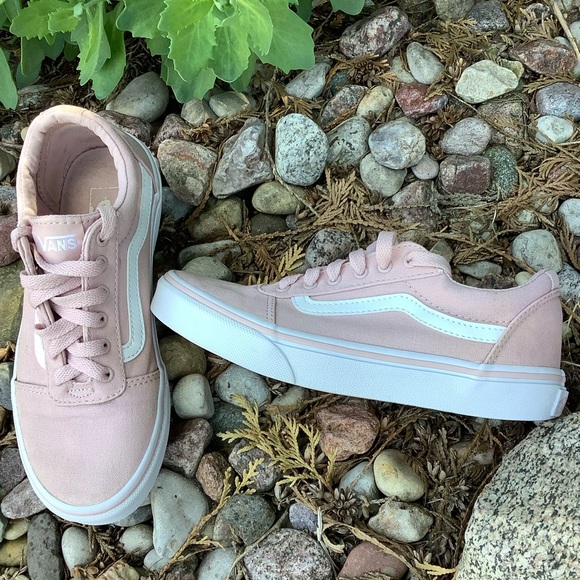 Vans Other - Vans Old Skool Sneakers Light Pink Sz 2.5